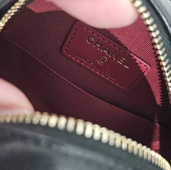 *Like New* Chanel 19 Round Clutch On Chain - Picture 6 of 7